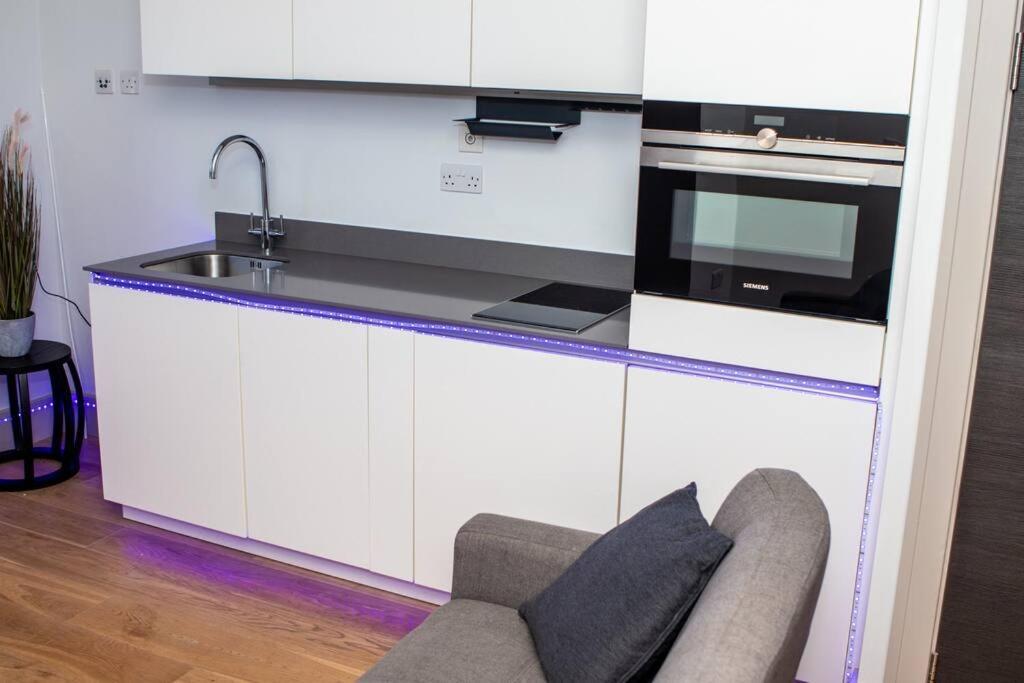 Stunning 1-Bedroom Flat In London! المظهر الخارجي الصورة